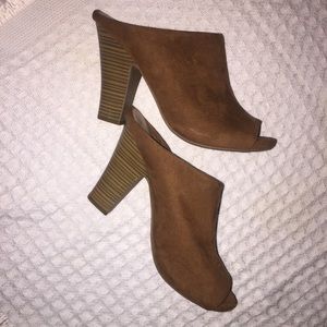 Brown American Eagle heels